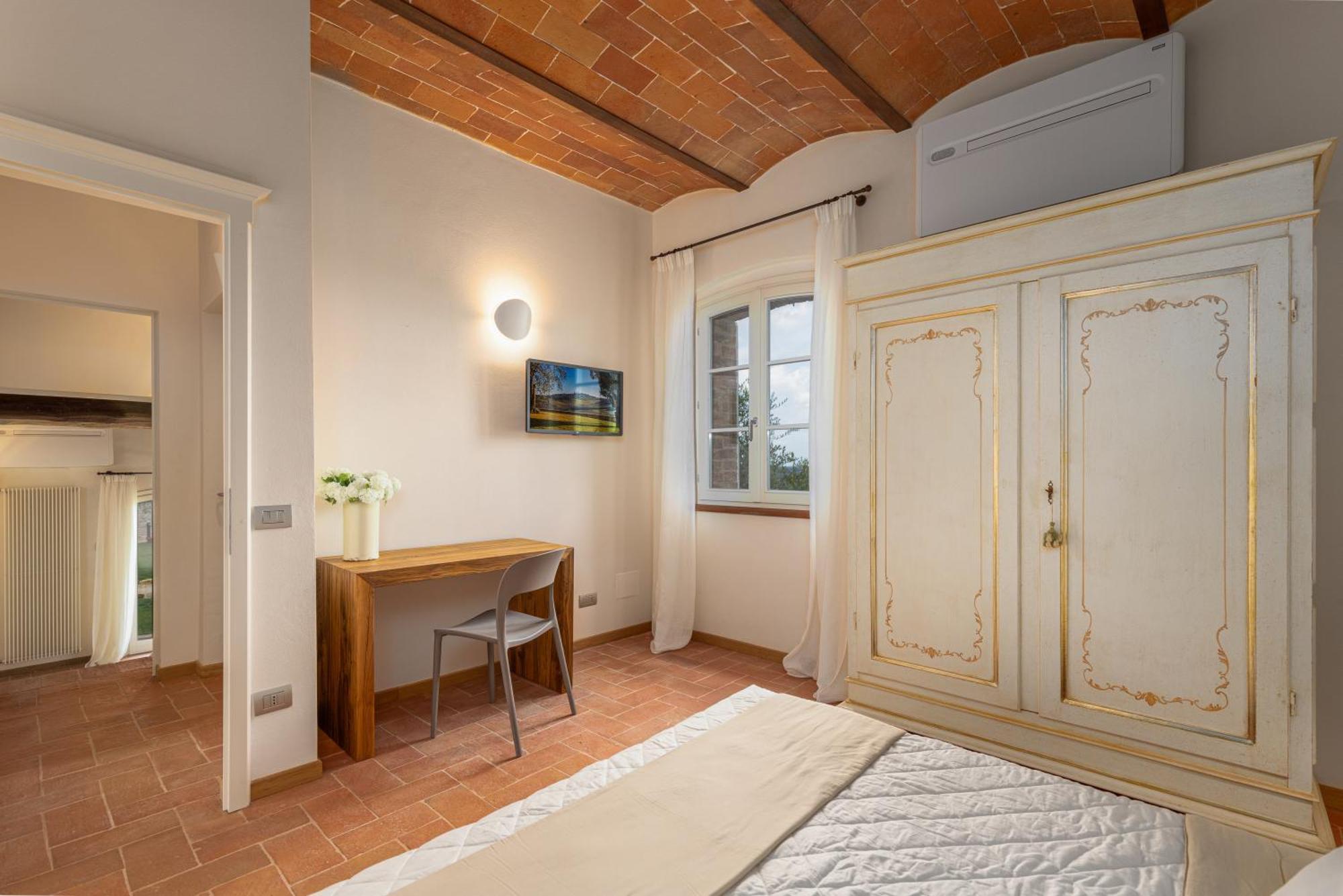 Il Castro Luxury Apartments 圣吉米纳诺 外观 照片